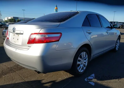 2007 Toyota Camry Le z USA, uszkodzony, nr VIN JTNBE46K673095100